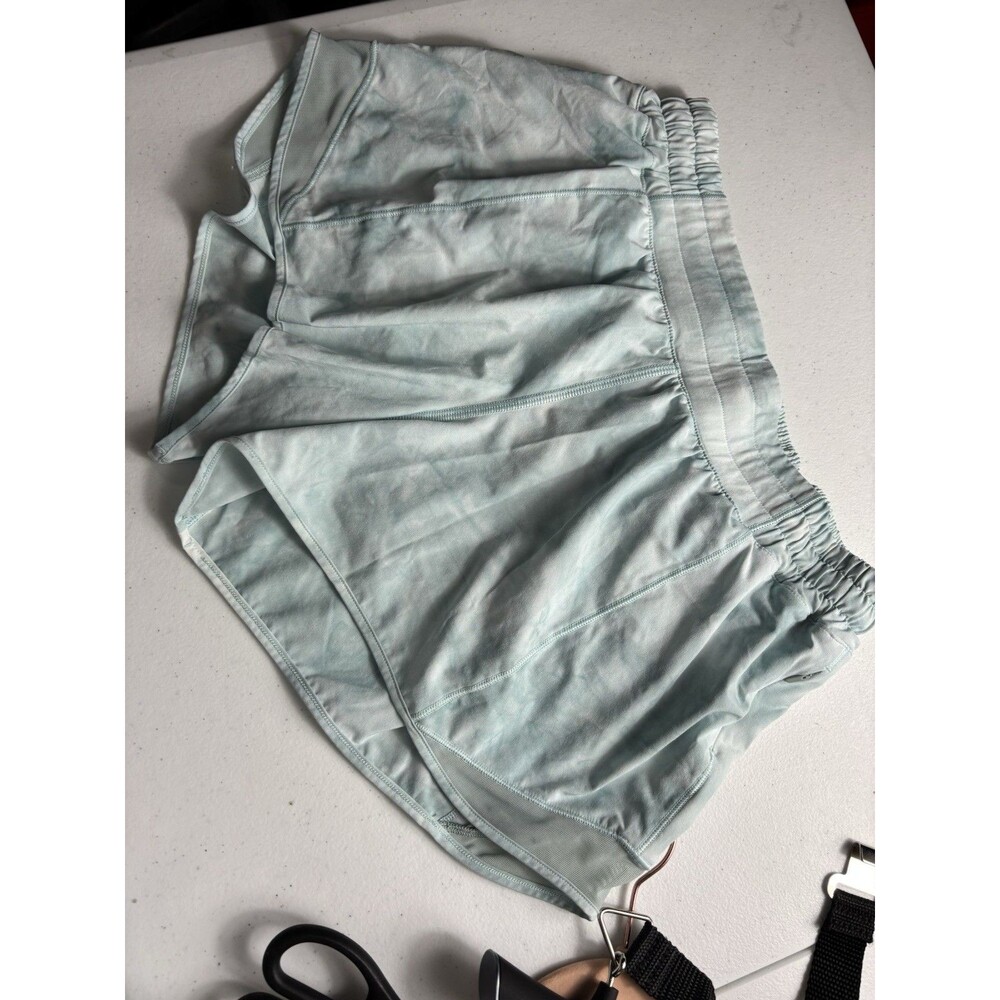 NWT Lululemon Hotty Hot 4" LR Low Rise Lined Running Shorts 10 Delicate Mint